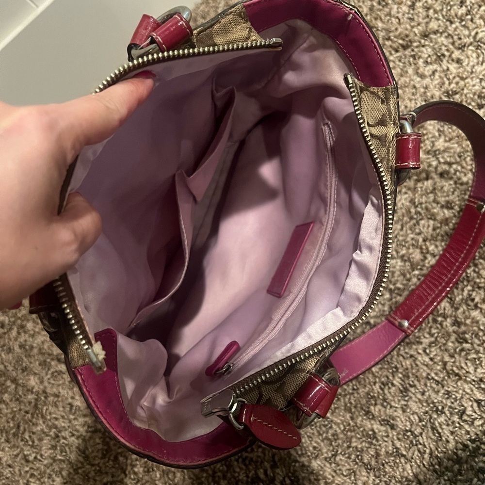 COACH PENELOPE SIGNATURE CANVAS TOTE - Picture 10 of 16